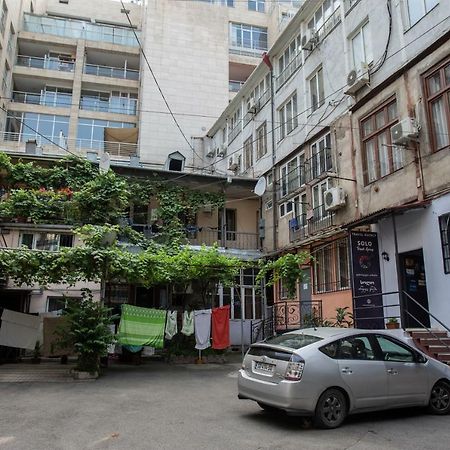 Golden Nugget Apartment Тбилиси Экстерьер фото